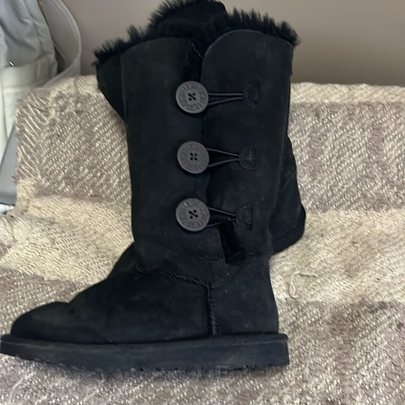 Tall UGG Boots in excellent condition - Picture 3 of 7